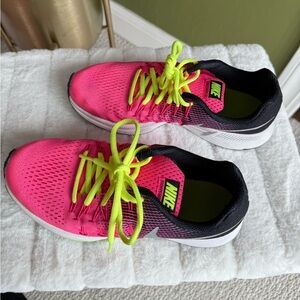Nike Zoom Pegasus 33 Women’s Sneakers, size 6